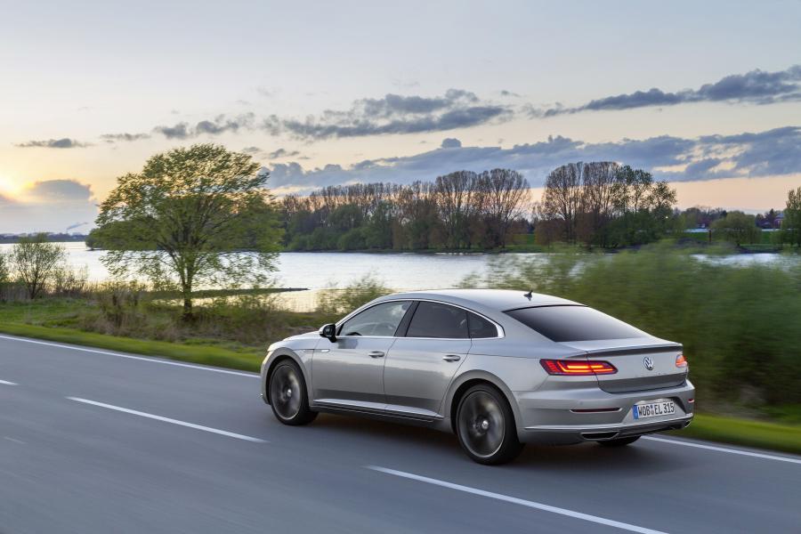  Volkswagen Arteon 4Motion Elegance 2017 года  (WW) (фото 28 из 31)